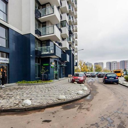 Новые Светлые Апартаменты Метро Славутич Kyjev Exteriér fotografie